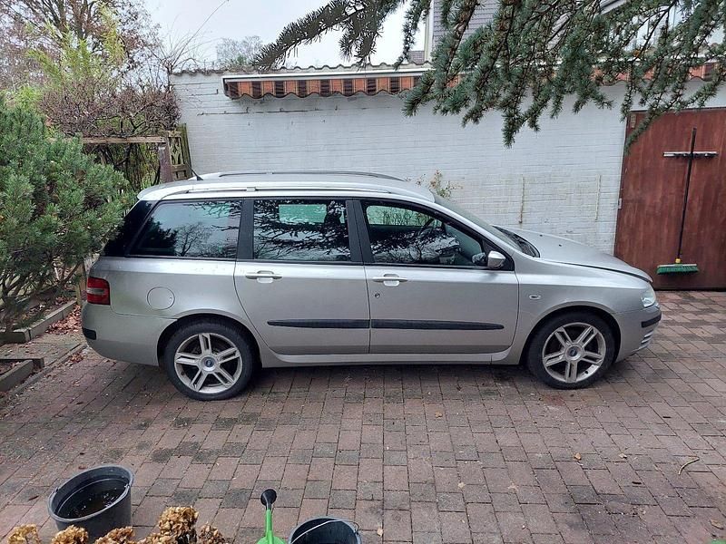 Gebraucht Fiat Stilo Wagon 115 PS (84 kW) 2003 Silber Kombi