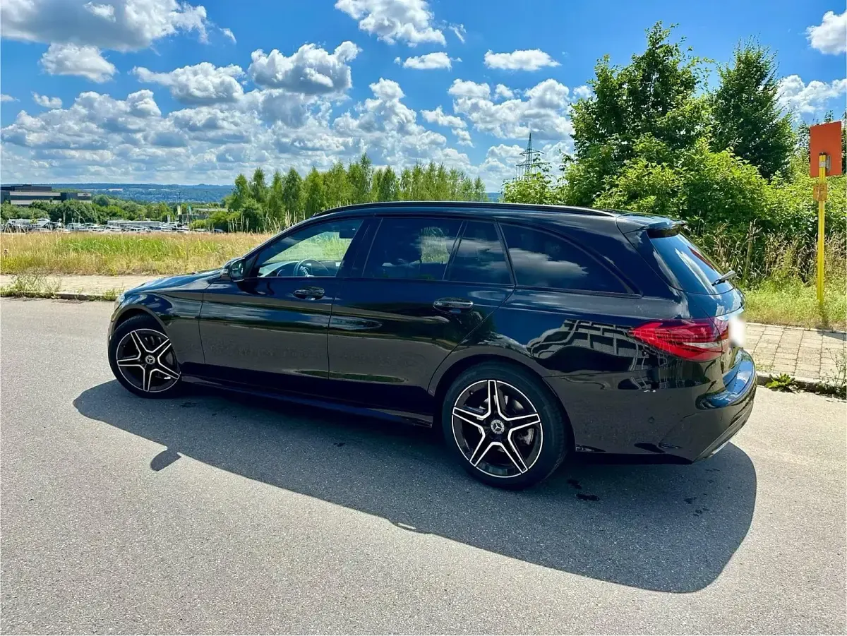 Gebraucht Mercedes C220 AMG 194 PS (142 kW) 2019 Schwarz Kombi