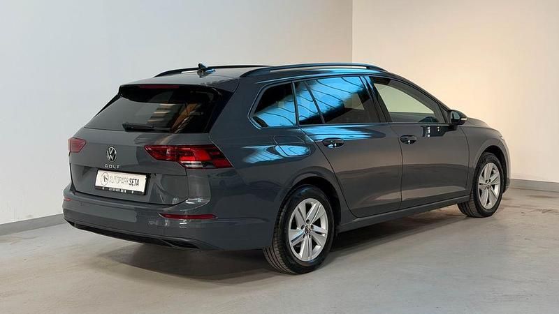 Gebraucht VW Golf VIII Life 150 PS (110 kW) 2023 Grau Limousine