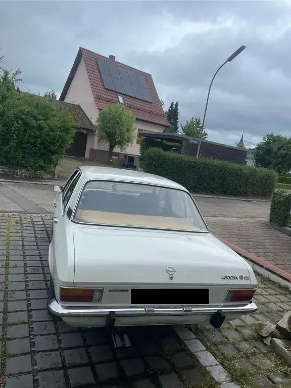 Gebraucht Opel Ascona 88 PS (64 kW) 1975 Weiß Limousine