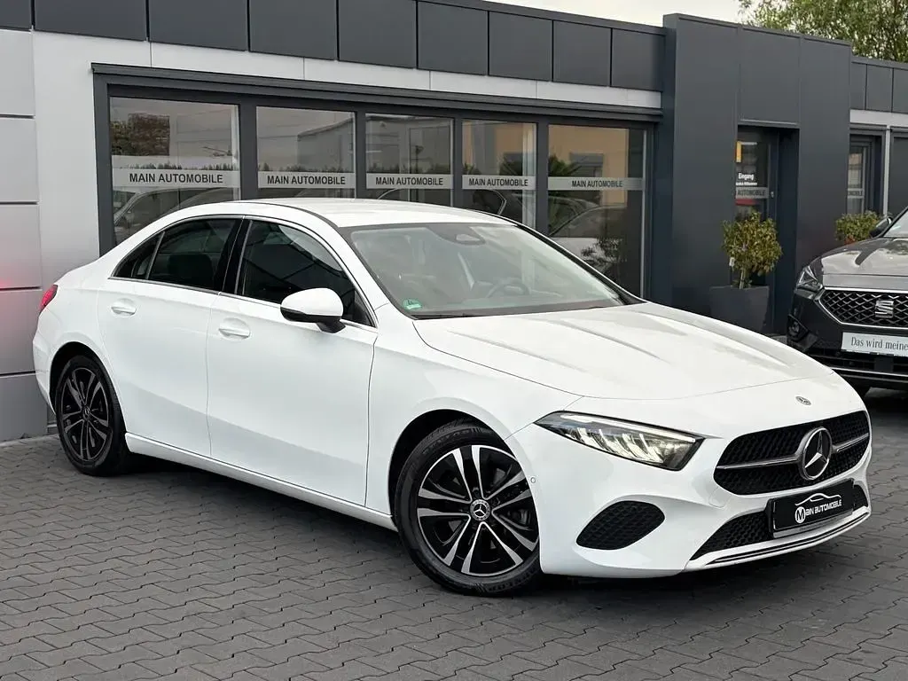 Gebraucht Mercedes A200 Progressive 150 PS (110 kW) 2024 Weiß Limousine