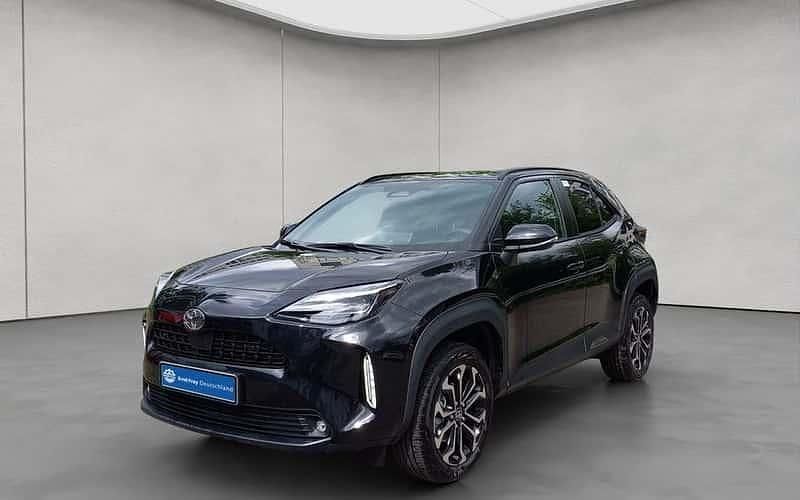 Schwarz Neu 2025 Toyota Yaris Hybrid SUV | 31.990 € (Etwas zu teuer) - Bild 1/4