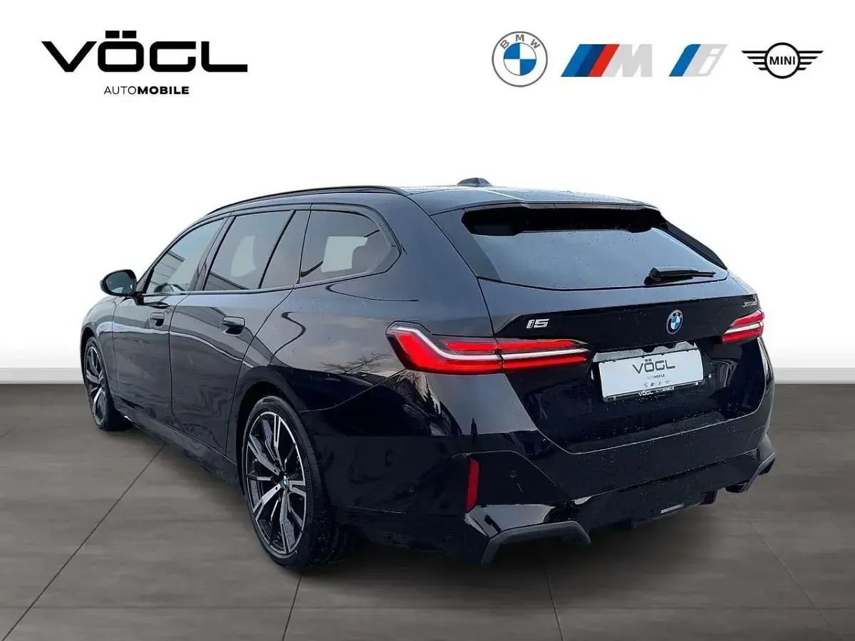 Gebraucht BMW i5 M Sport 289 kW (394 PS) 2025 Carbonschwarz Kombi