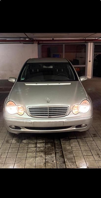 Gebraucht Mercedes C200 116 PS (85 kW) 2001 Silber Limousine
