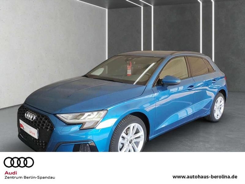 Atollblau metallic Gebraucht 2022 Audi A3 Advanced Limousine | 24.444 € (Fairer Preis) - Bild 1/4