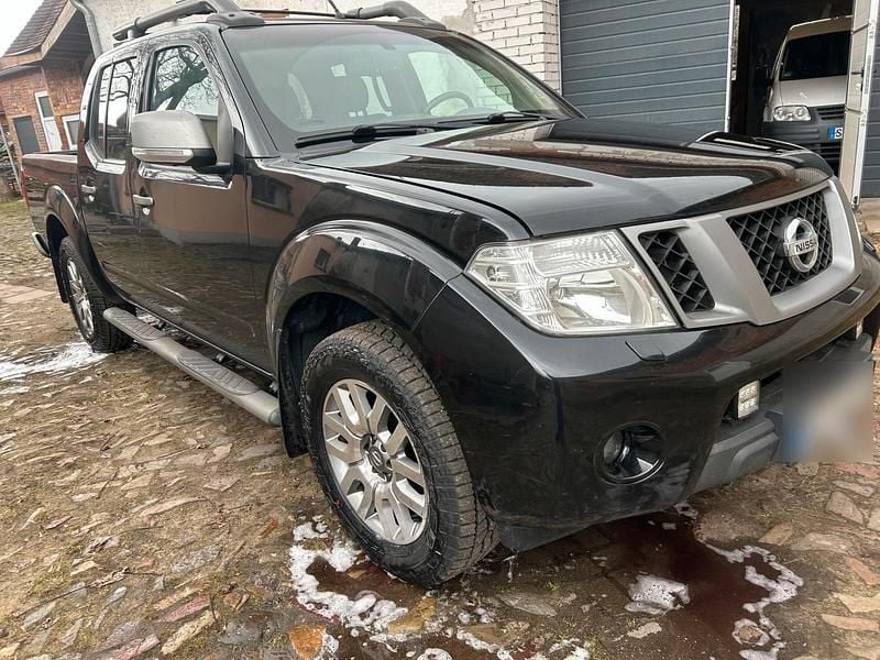 Gebraucht Nissan Navara 190 PS (139 kW) 2015 Schwarz Pickup