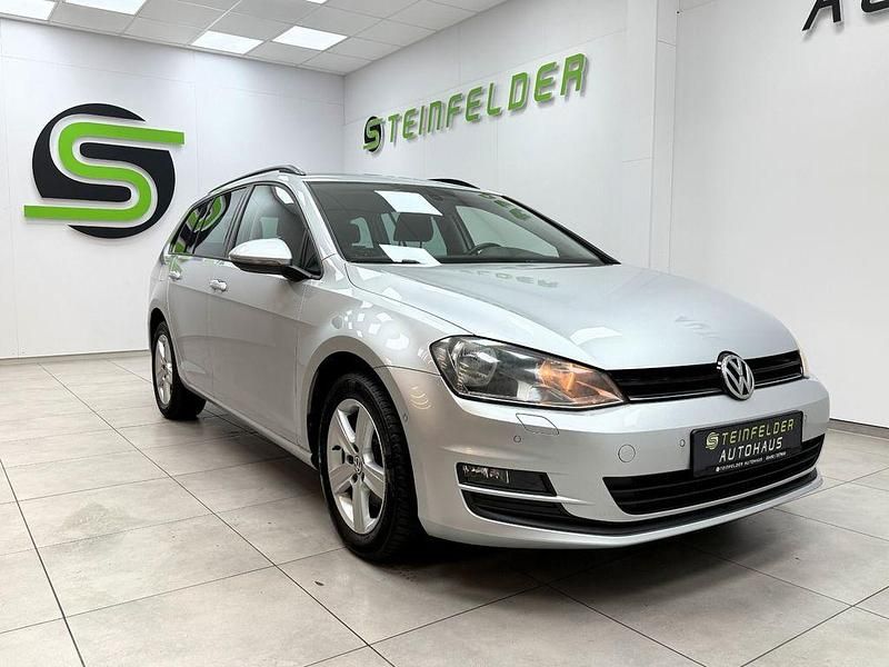 Silber Gebraucht 2013 VW Golf VII Comfortline Kombi | 8.490 € (Teuer) - Bild 1/4