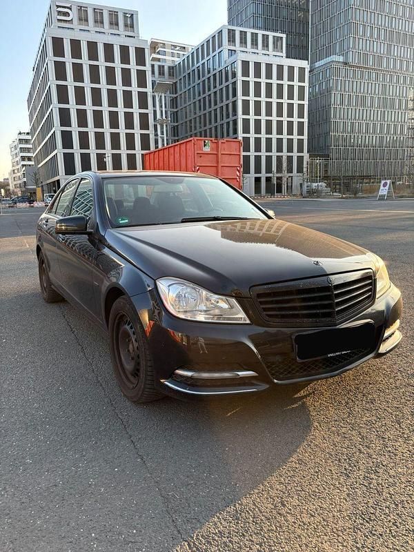 Second-hand Mercedes C180 Elegance 156 CP (114 kW) 2012 Negru Berlinǎ