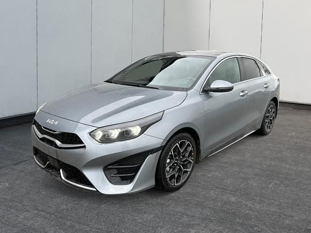 Gebraucht Kia ProCeed 140 PS (102 kW) 2024 (pentametal metallic/grau) Kleinwagen
