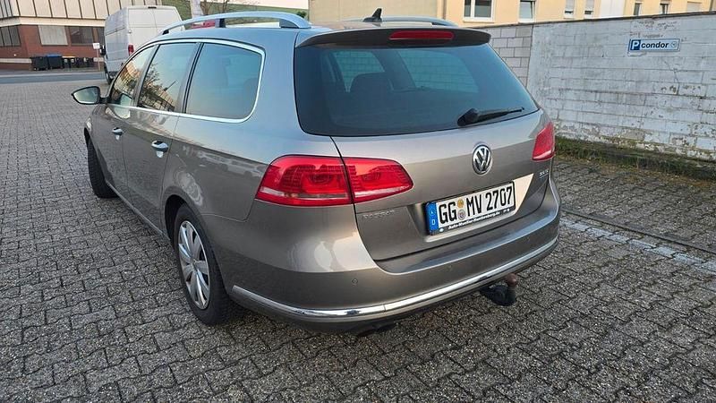 Gebraucht VW Passat Edition 140 PS (102 kW) 2014 Braun Kombi