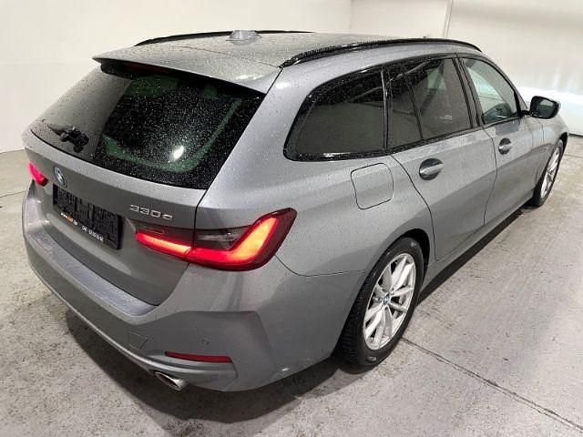 Gebraucht BMW 330e Sport Line 292 PS (214 kW) 2022 Grau Kombi