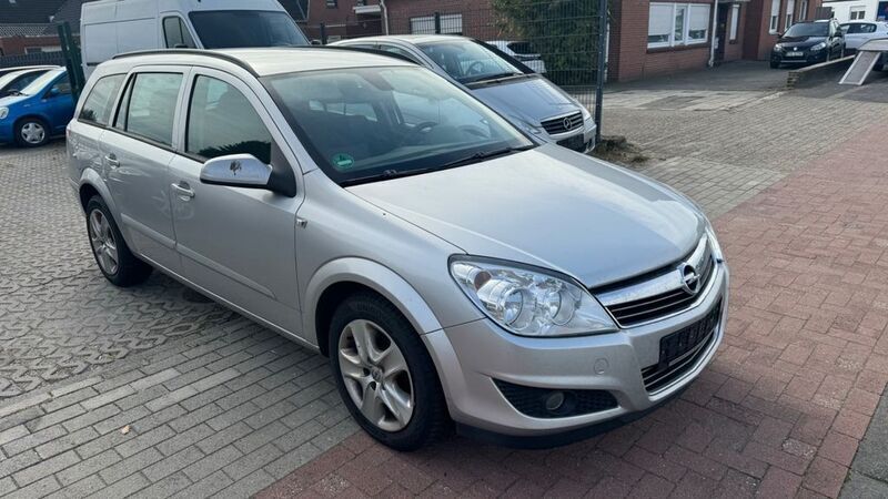 Gebraucht Opel Astra Edition 101 PS (74 kW) 2009 Silber Kombi