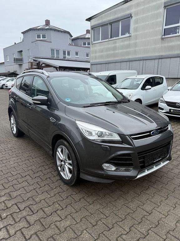 Gebraucht Ford Kuga Individual 179 PS (131 kW) 2015 Grau SUV