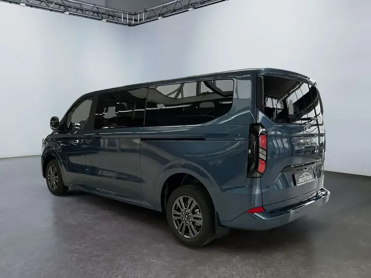 Neu Ford Tourneo Custom Titanium 170 PS (125 kW) 2026 Blau Van