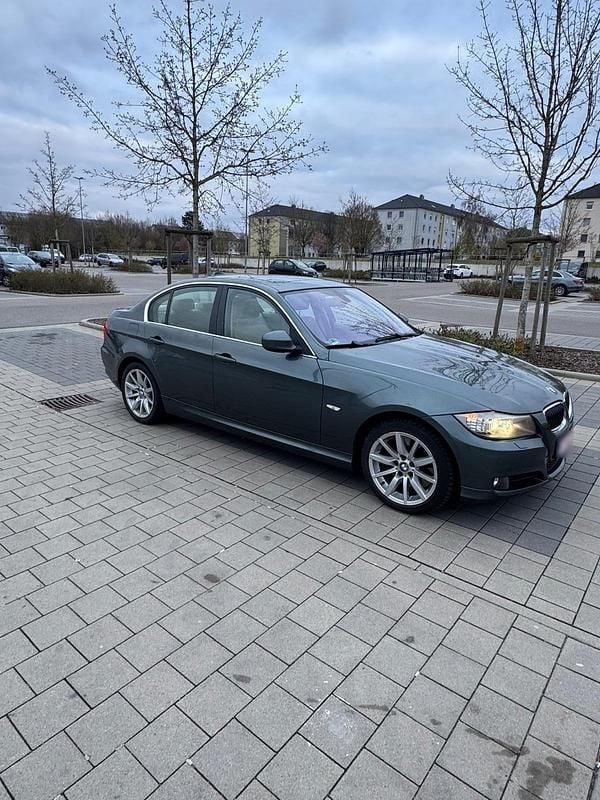Gebraucht BMW 330 245 PS (180 kW) 2009 Grau Limousine