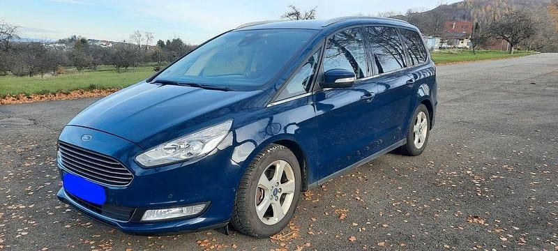 Blau Gebraucht 2016 Ford Galaxy Van / Kleinbus | 10.400 € (Fairer Preis) - Bild 1/4