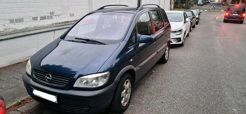 Blau Gebraucht 2001 Opel Zafira Van / Kleinbus | 1.800 € (Etwas zu teuer) - Bild 1/4
