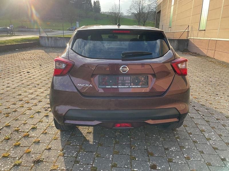 Gebraucht Nissan Micra Acenta 92 PS (67 kW) 2022 Rot Kleinwagen