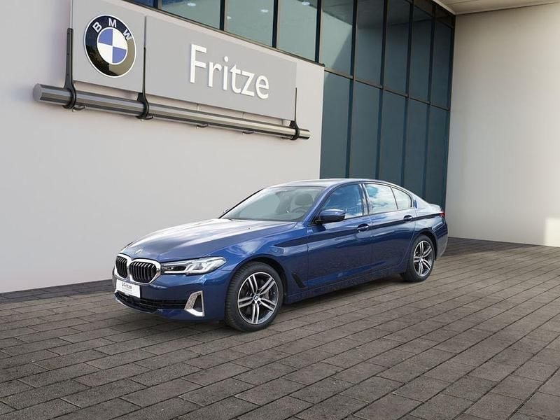 Blau Gebraucht 2021 BMW 540 Luxury Line Limousine | 43.445 € (Fairer Preis) - Bild 1/4