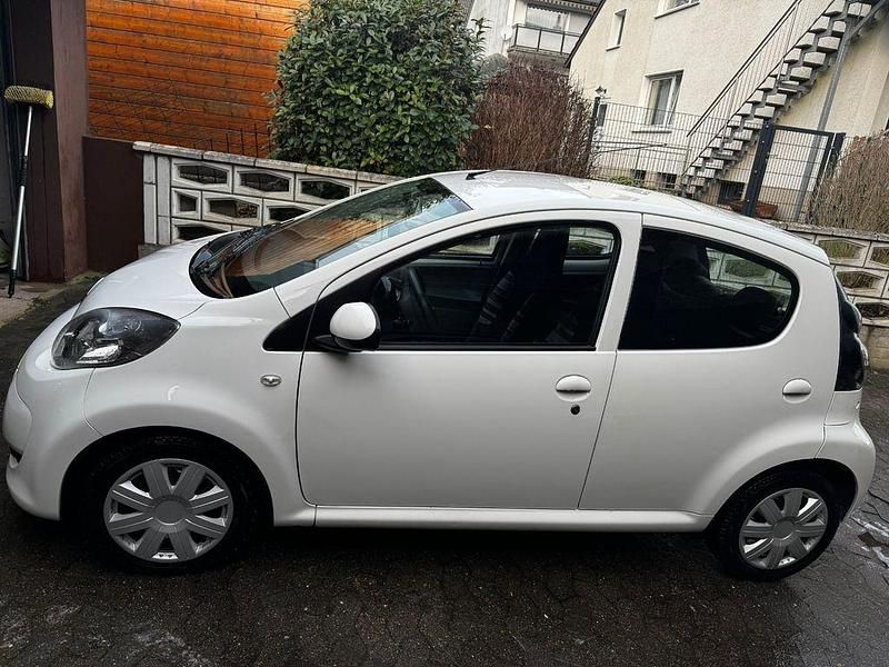 Weiß Gebraucht 2011 Citroën C1 Style Kleinwagen | 3.700 € (Etwas zu teuer) - Bild 1/4