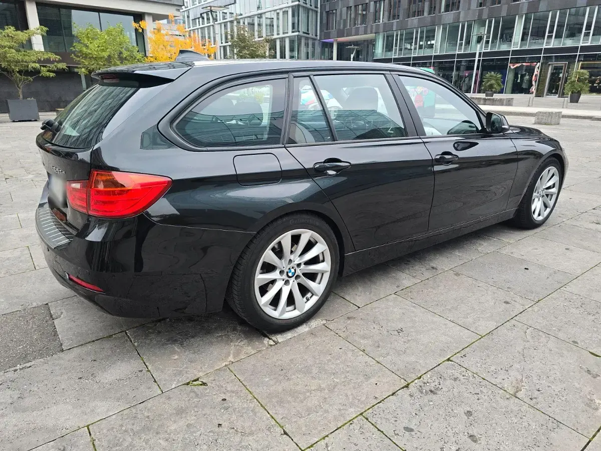 Gebraucht BMW 320 163 PS (119 kW) 2015 Schwarz Kombi