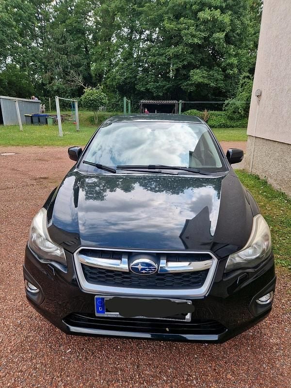 Schwarz Gebraucht 2014 Subaru Impreza Limousine | 4.999 € - Bild 1/4