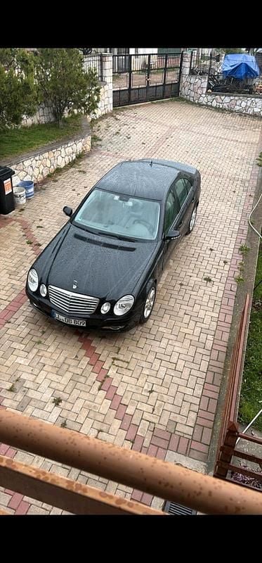 Schwarz Gebraucht 2007 Mercedes E320 Limousine | 3.500 € (Superpreis) - Bild 1/4