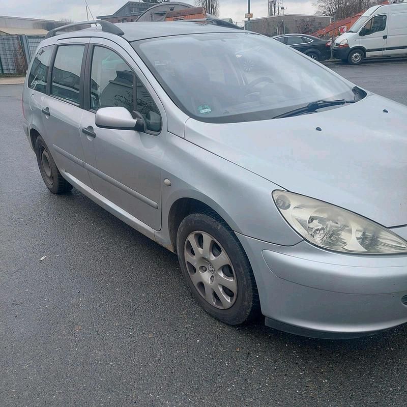 Grau Gebraucht 2002 Peugeot 307 Kombi | 1.200 € (Fairer Preis) - Bild 1/4