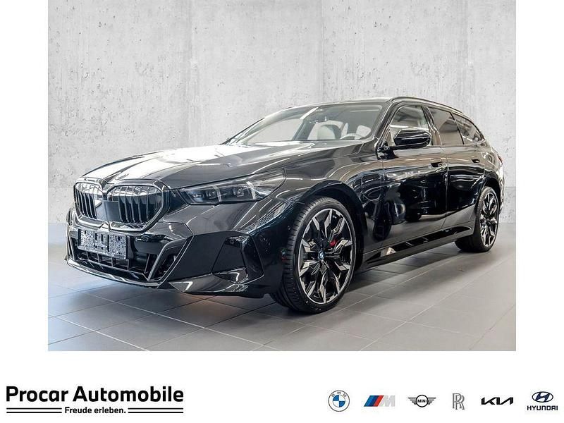 Neu BMW 550e M Sport 489 PS (359 kW) 2025 Schwarz Kombi