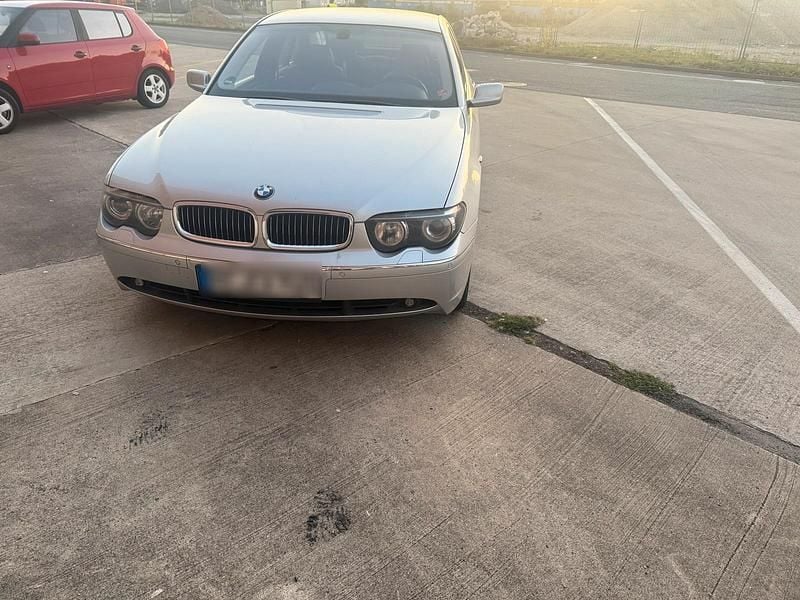 Silber Gebraucht 2002 BMW 745 Limousine | 3.999 € (Etwas zu teuer) - Bild 1/4