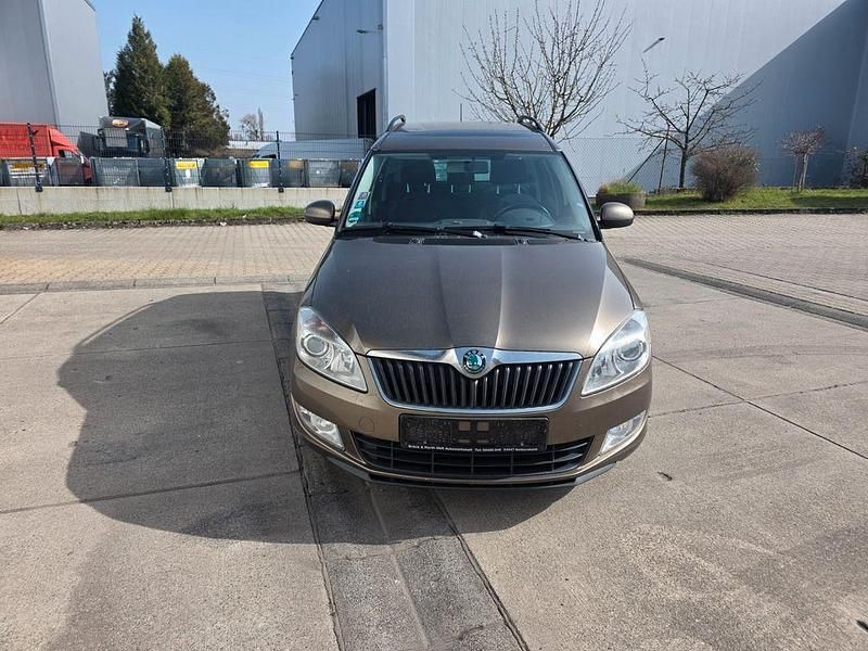 Gebraucht Skoda Roomster Active 90 PS (66 kW) 2012 Braun Van / Kleinbus