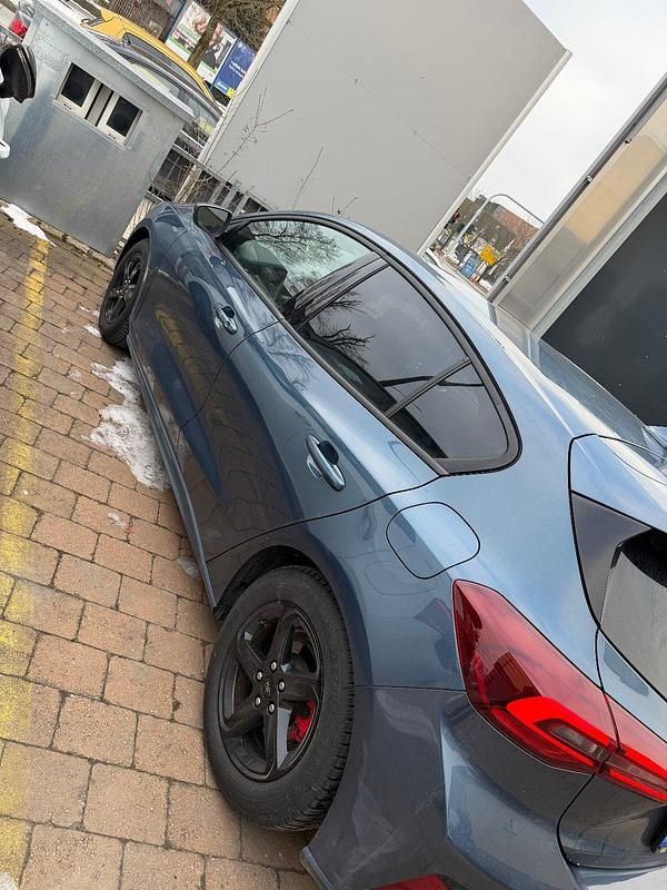 Gebraucht Ford Focus ST-Line X 155 PS (114 kW) 2024 Blau Limousine