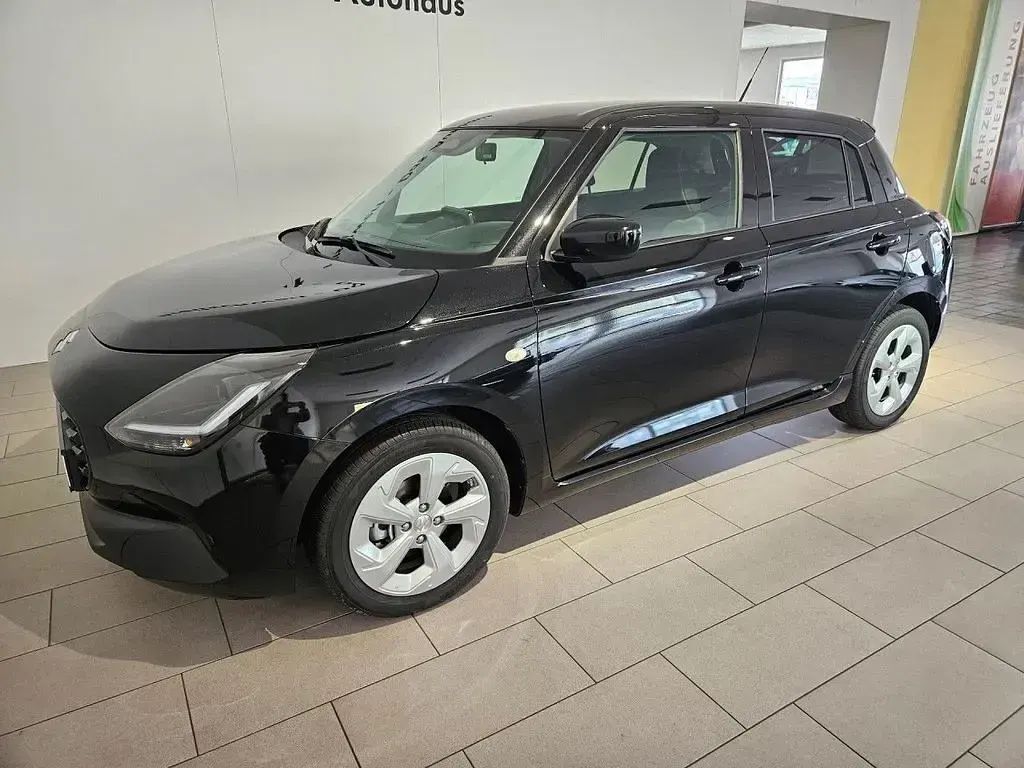 Gebraucht Suzuki Swift Comfort 83 PS (61 kW) 2025 Schwarz Kleinwagen