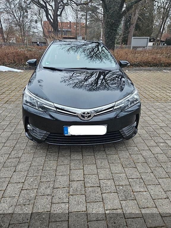 Gebraucht Toyota Corolla 132 PS (97 kW) 2018 Schwarz Limousine