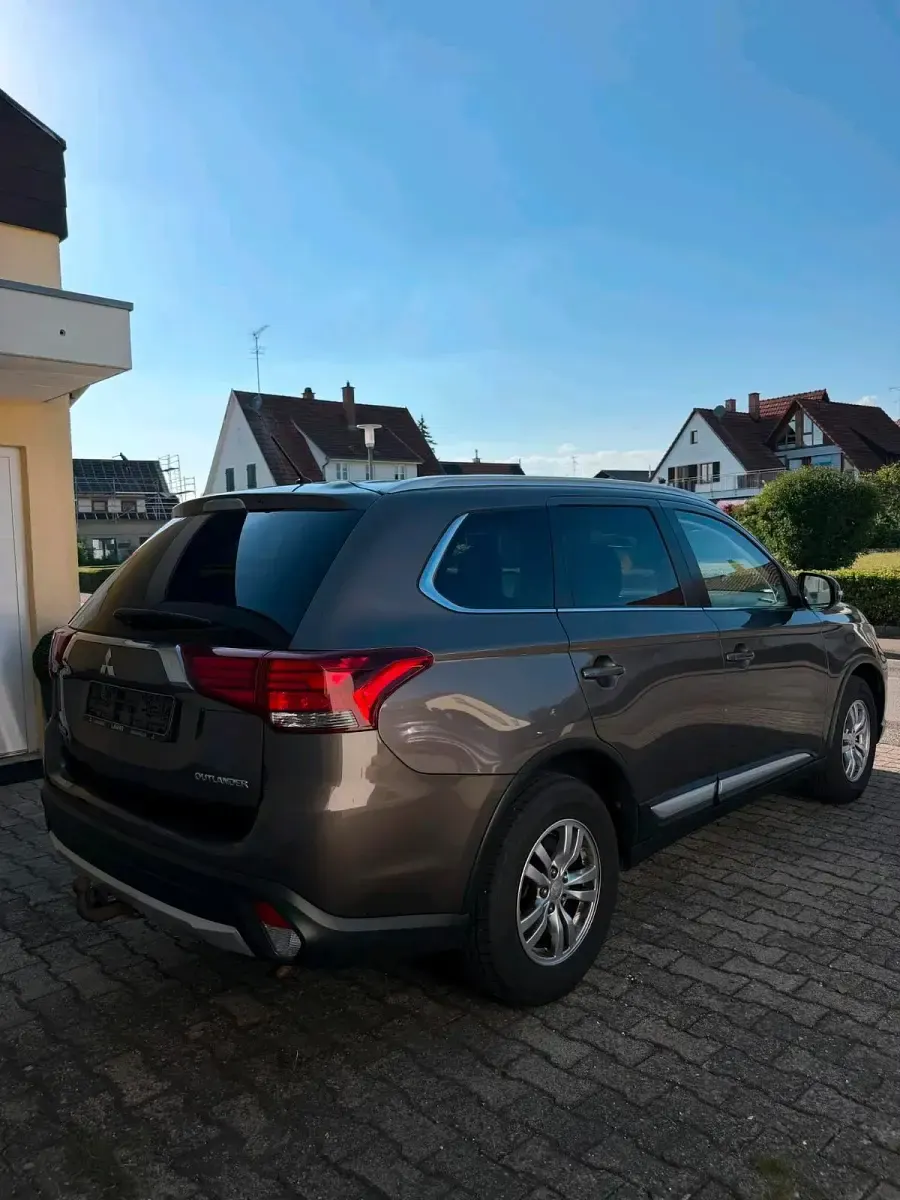 Gebraucht Mitsubishi Outlander Edition 150 PS (110 kW) 2016 Andere farben SUV