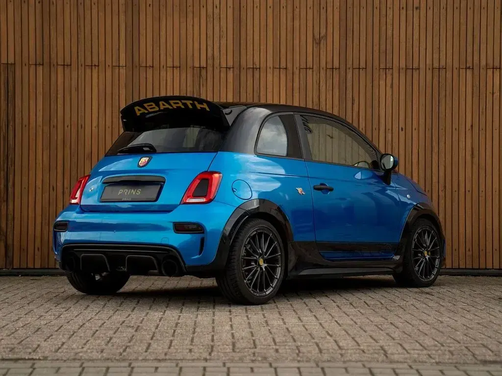 Usado Abarth 695 179 HP (131 kW) 2022 Azul Citadino