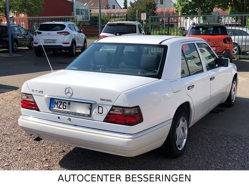 Gebraucht Mercedes E250 113 PS (83 kW) 1994 Weiß Limousine