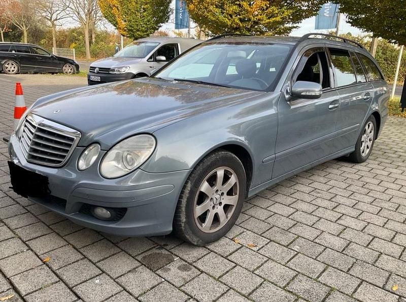Grau Gebraucht 2007 Mercedes E280 Kombi | 2.500 € - Bild 1/4