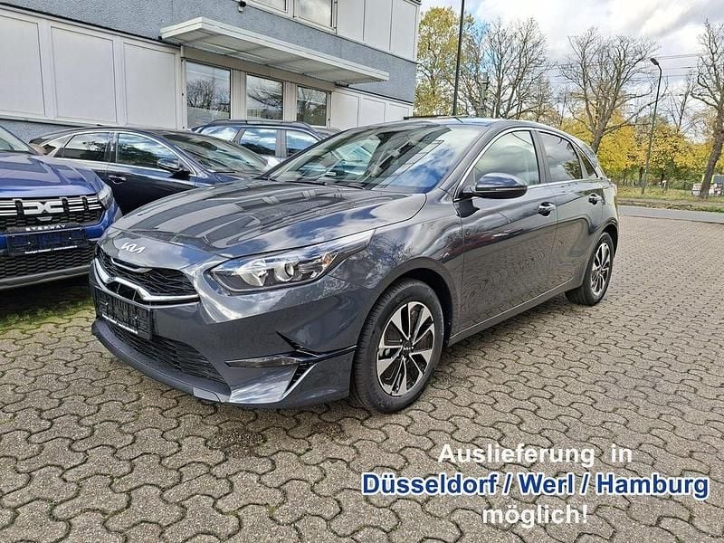 Pentametal metallic Neu 2025 Kia Ceed Limousine | 22.490 € (Guter Preis) - Bild 1/3