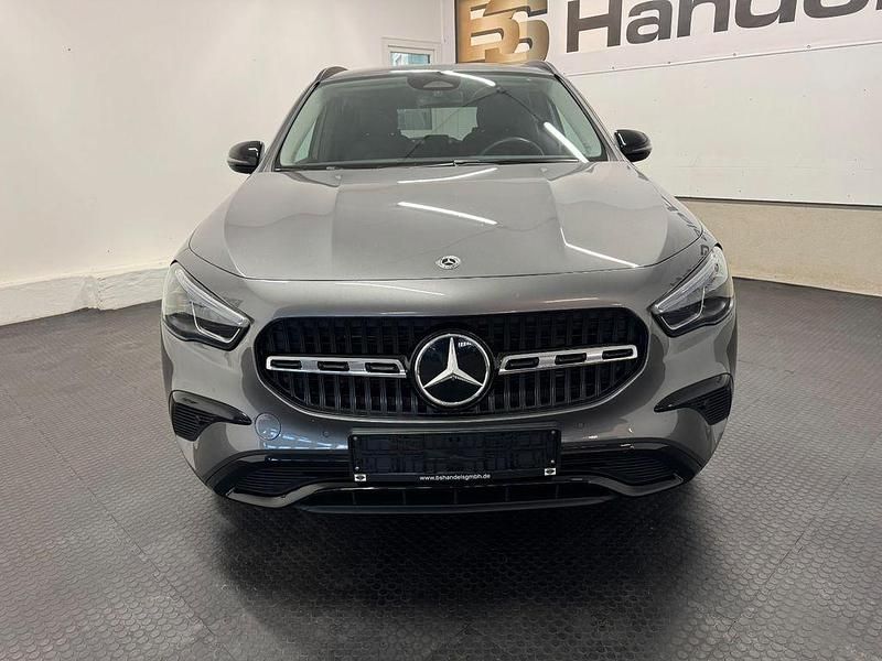 Gebraucht Mercedes GLA220 Night 190 PS (139 kW) 2025 Grau SUV