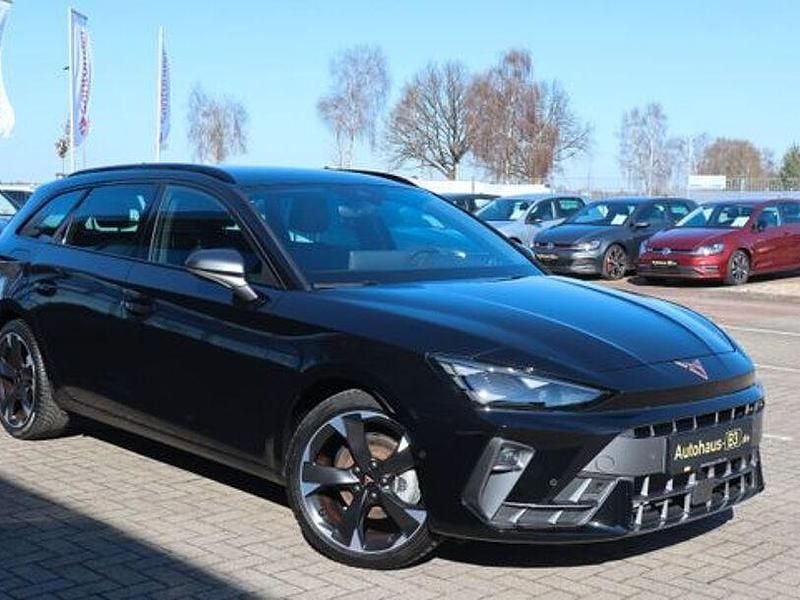 Second-hand Cupra Leon 150 CP (110 kW) 2024 Negru Berlinǎ