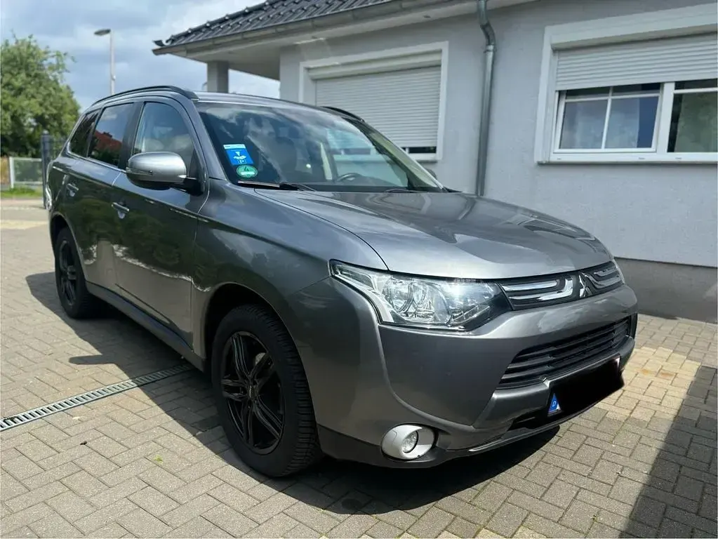 Gebraucht Mitsubishi Outlander Invite 150 PS (110 kW) 2013 Grau SUV