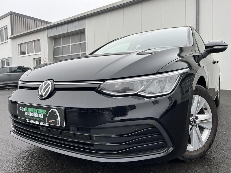 Deep black Gebraucht 2021 VW Golf VIII Life Limousine | 21.680 € (Guter Preis) - Bild 1/4