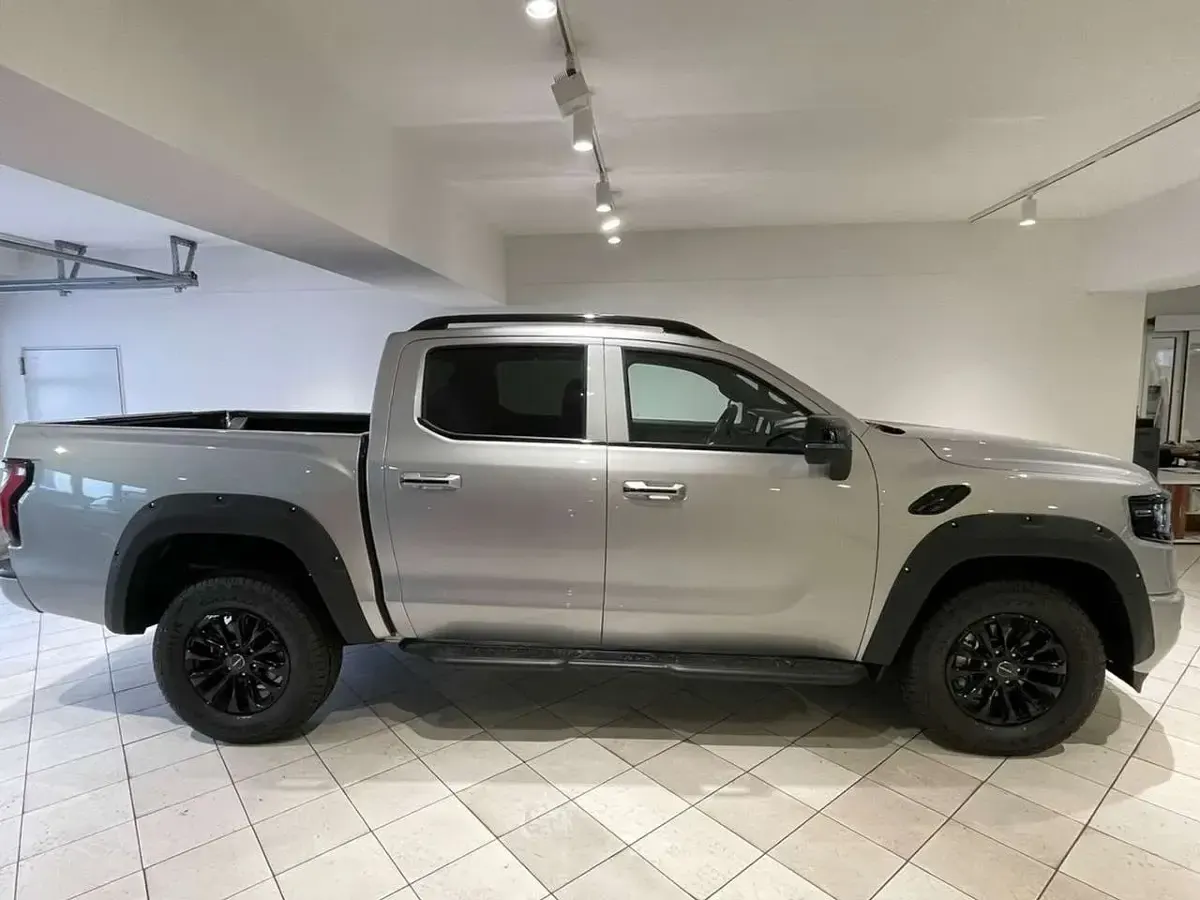 Neu Foton 4 173 PS (127 kW) 2026 Silber SUV