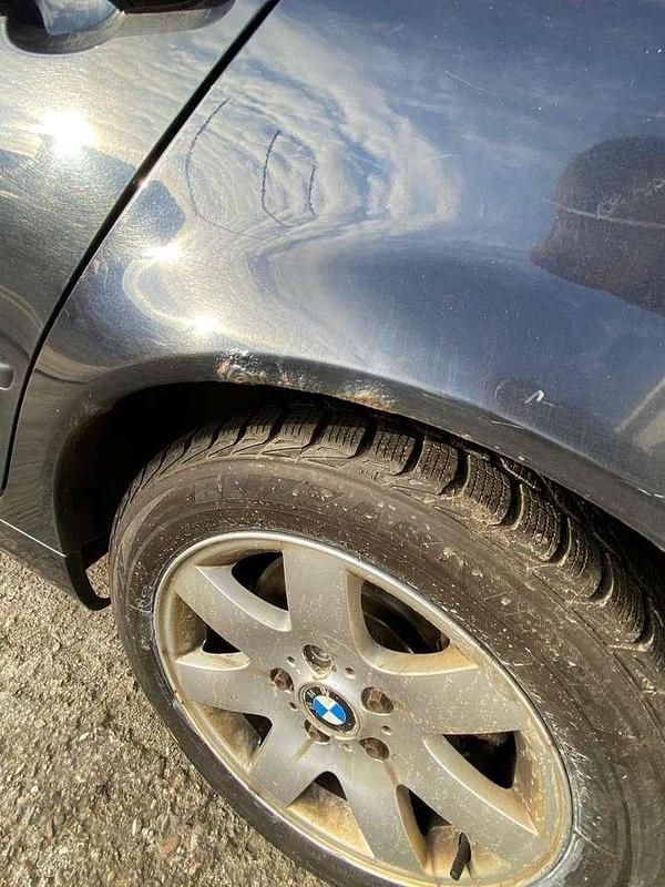 Second-hand BMW 325 192 CP (141 kW) 2002 Sonderlackierung Break