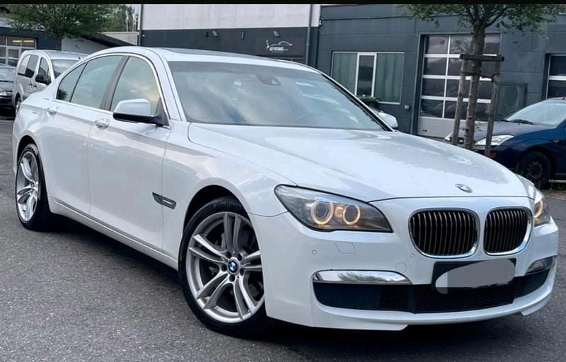 Weiß Gebraucht 2011 BMW 730 M Sport Limousine | 10.990 € (Guter Preis) - Bild 1/4