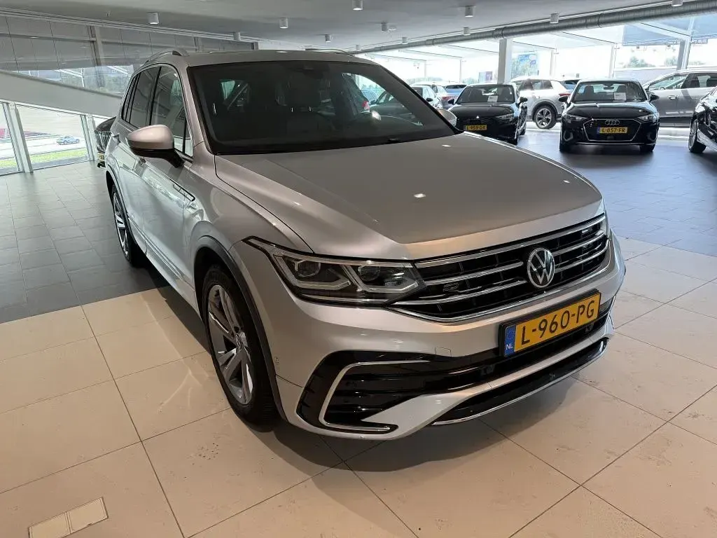 Gebraucht VW Tiguan R-line 150 PS (110 kW) 2021 Grau SUV
