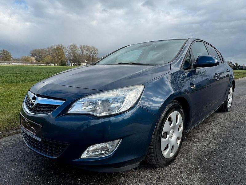 Gebraucht Opel Astra Design Edition 116 PS (85 kW) 2011 Blau Limousine