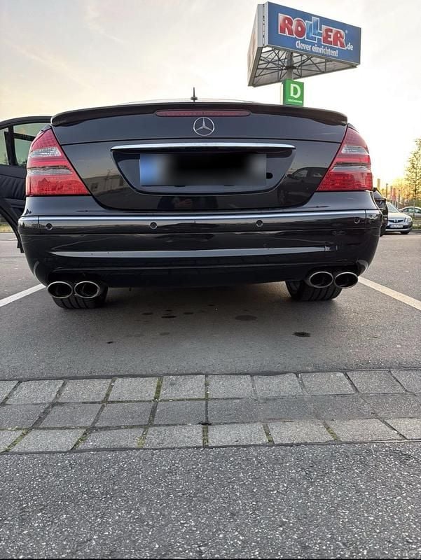 Second-hand Mercedes E320 224 CP (164 kW) 2004 Negru Berlinǎ