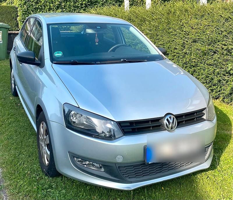Silber Gebraucht 2009 VW Polo Kleinwagen | 4.900 € - Bild 1/4